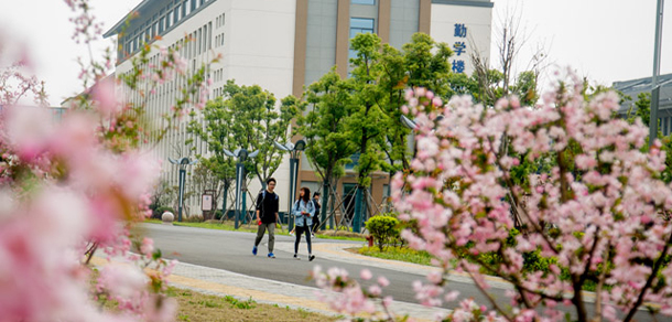 鎮(zhèn)江市高等?？茖W(xué)校 - 最美大學(xué)
