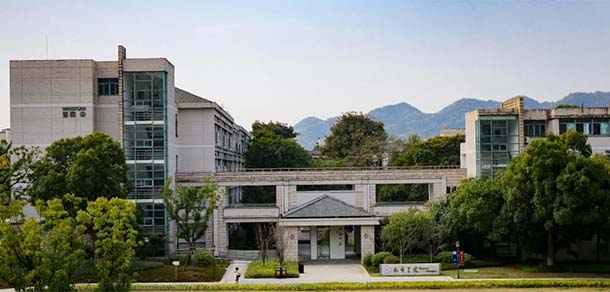 浙江外國(guó)語(yǔ)學(xué)院 - 最美院校
