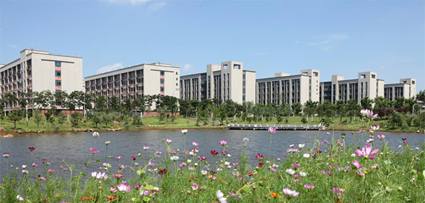 南昌大學(xué)科學(xué)技術(shù)學(xué)院 - 最美大學(xué)
