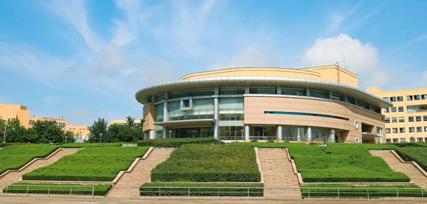 青島大學 - 最美大學