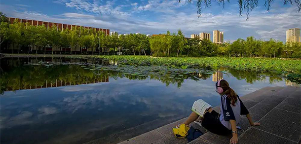 煙臺大學 - 最美大學