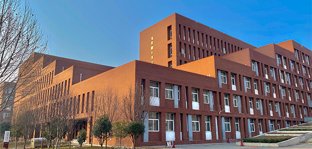 鶴壁職業(yè)技術學院 - 最美大學