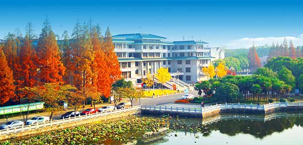 長(zhǎng)江大學(xué)文理學(xué)院 - 最美院校