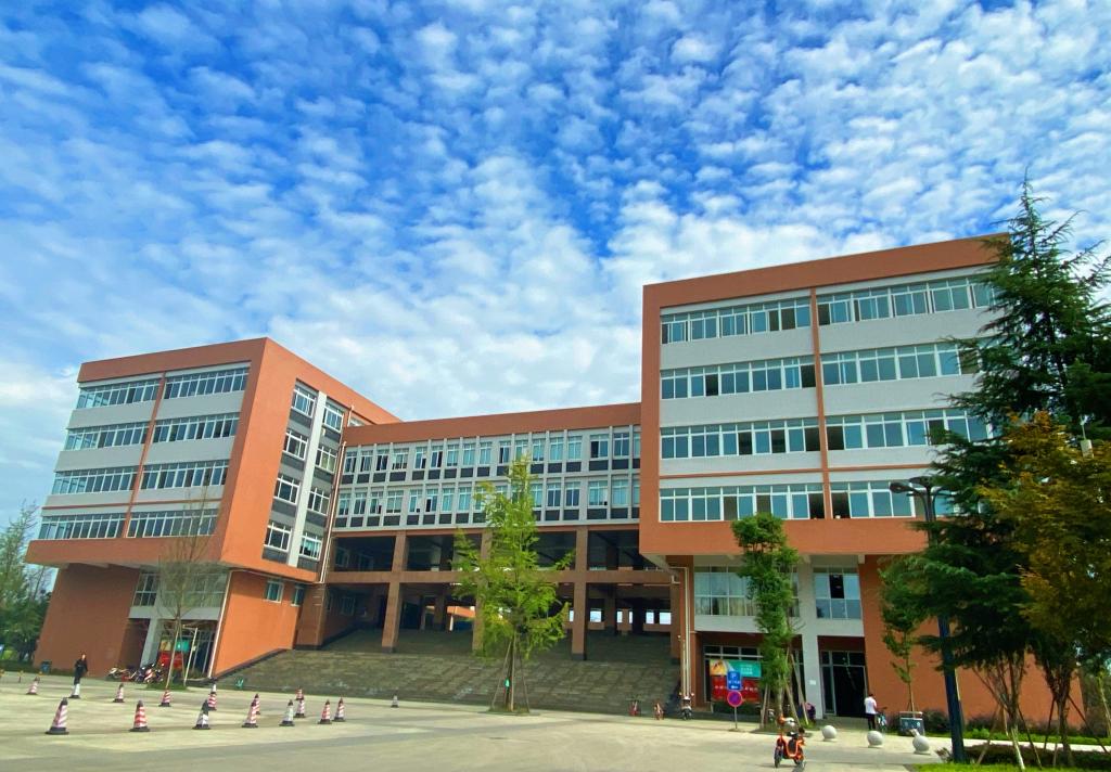 成都信息工程大學 早安青春
