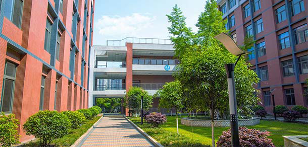 四川托普信息技術職業(yè)學院 - 最美大學