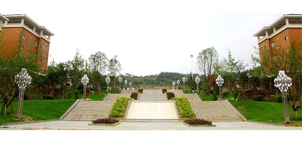 四川中醫(yī)藥高等專(zhuān)科學(xué)校 - 最美院校