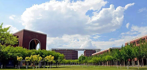 大學(xué)校志：校名、校標(biāo)、校訓(xùn)、校徽、校旗、校歌