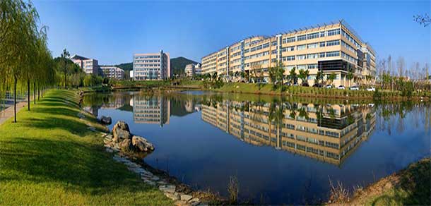 大連外國語大學(xué) - 最美院校
