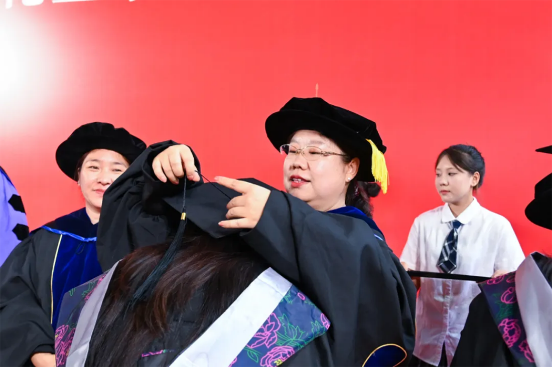 再見，小何——遼寧何氏醫(yī)學(xué)院
