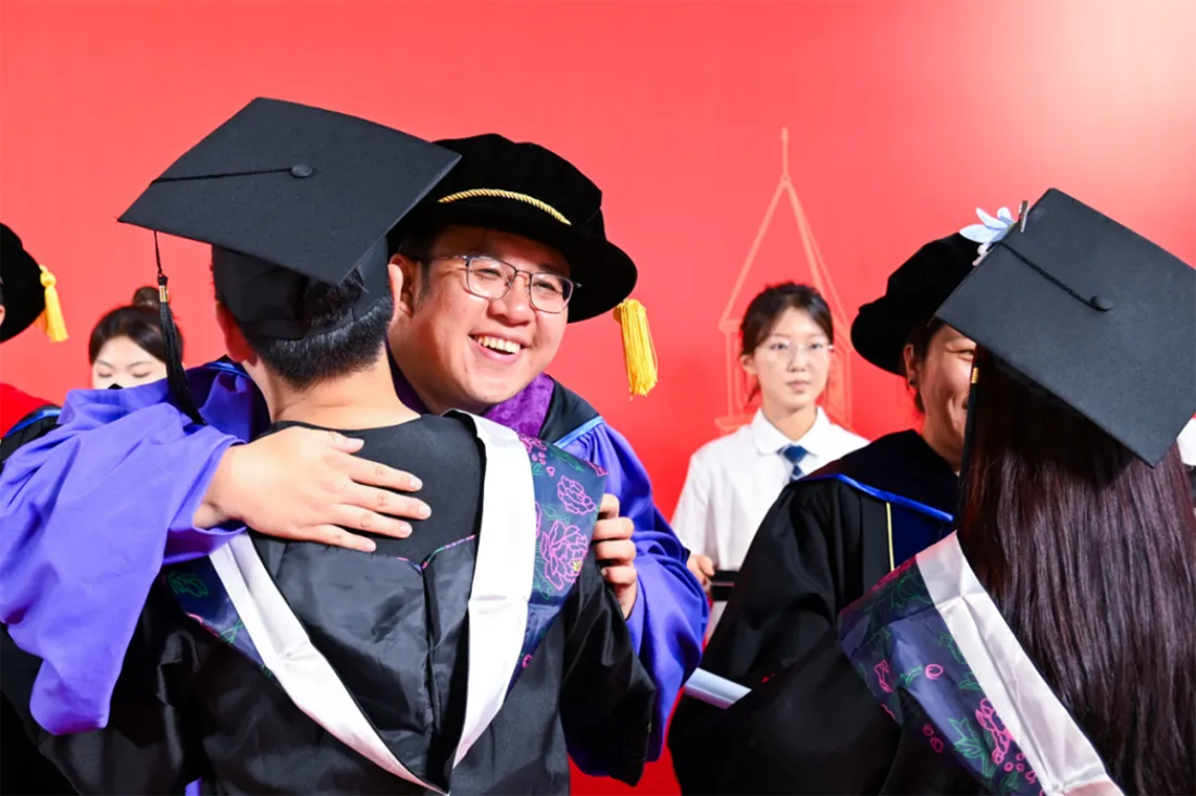 再見，小何——遼寧何氏醫(yī)學(xué)院