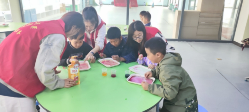 學(xué)生科普活動(dòng)指導(dǎo)小學(xué)生科學(xué)實(shí)驗(yàn)