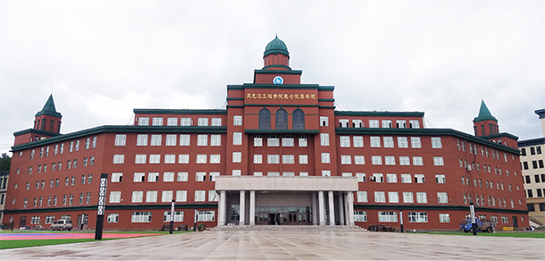 大學(xué)校志：校名、校標(biāo)、校訓(xùn)、?；?、校旗、校歌