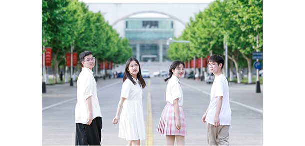 上海對外經(jīng)貿(mào)大學(xué) - 最美大學(xué)