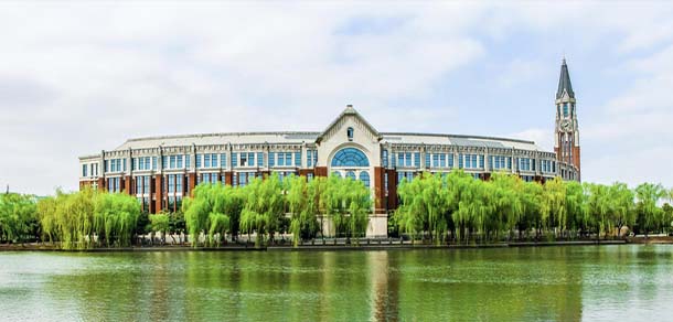華東政法大學 - 最美院校