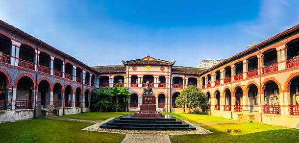 華東政法大學 - 最美院校
