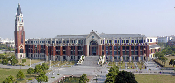 華東政法大學 - 最美大學